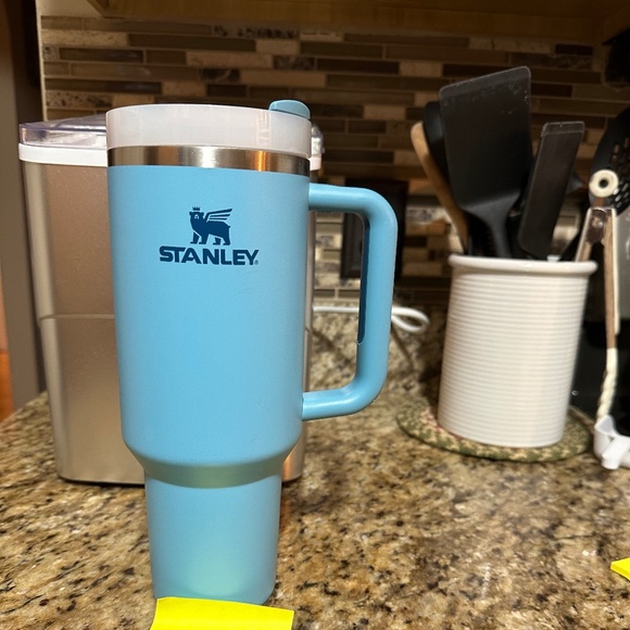 Stanley The Quencher H2.0 Flowstate tumbler 40oz Color Agave**S1** - Picture 1 of 7